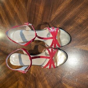 Elegant Red Sandals with Crisscross Straps and Moderate Heel